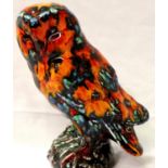 Anita Harris Owl, signed in gold, H: 18 cm. P&P Group 2 (£18+VAT for the first lot and £3+VAT for