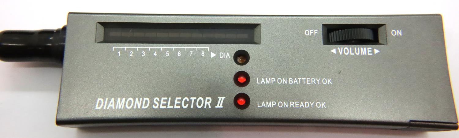 Cased diamond selector 2 diamond/precious stone tester with new battery. P&P Group 1 (£14+VAT for