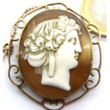 9ct gold mounted Cameo brooch, 45 x 38 mm. P&P Group 1 (£14+VAT for the first lot and £1+VAT for