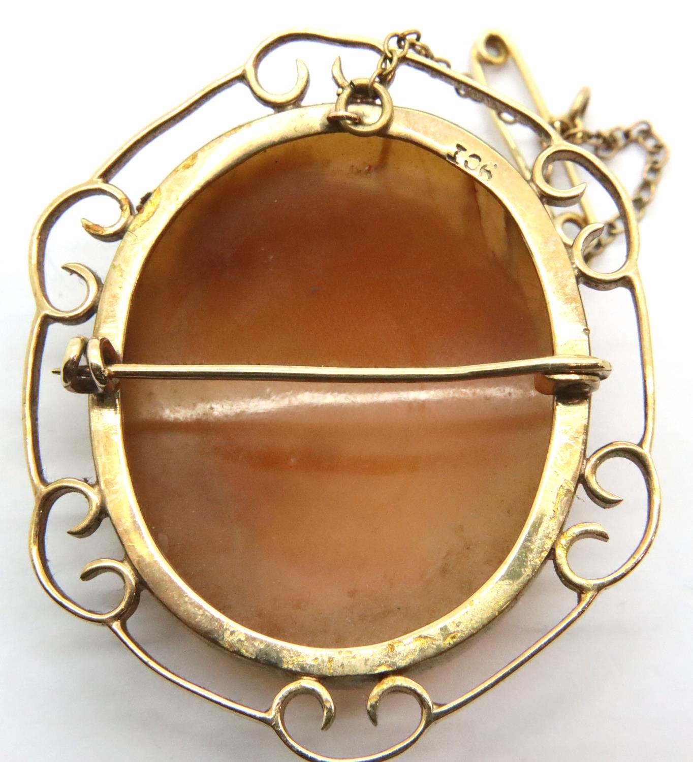 9ct gold mounted Cameo brooch, 45 x 38 mm. P&P Group 1 (£14+VAT for the first lot and £1+VAT for - Image 2 of 3
