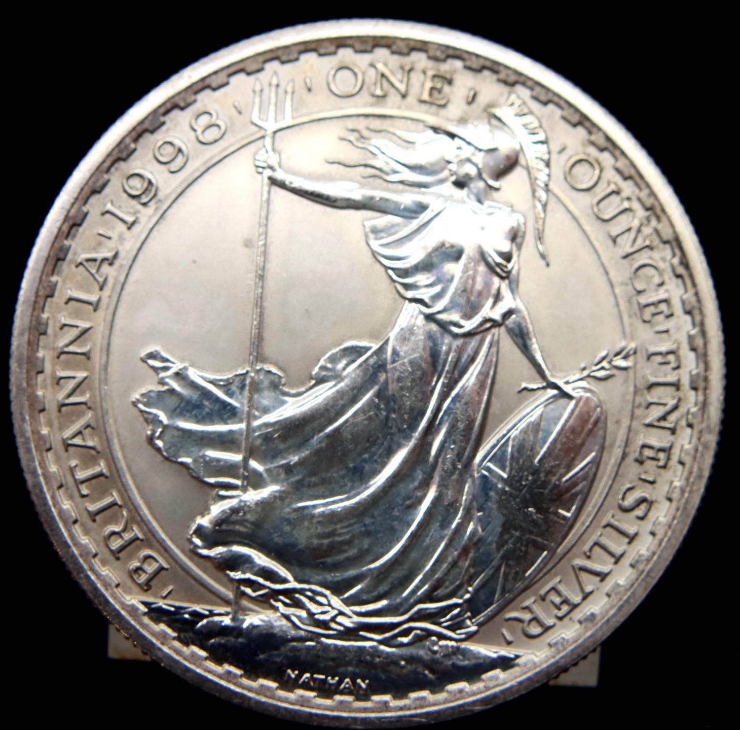 1998 Britannia one-ounce £2 of Elizabeth II. P&P Group 1 (£14+VAT for the first lot and £1+VAT for