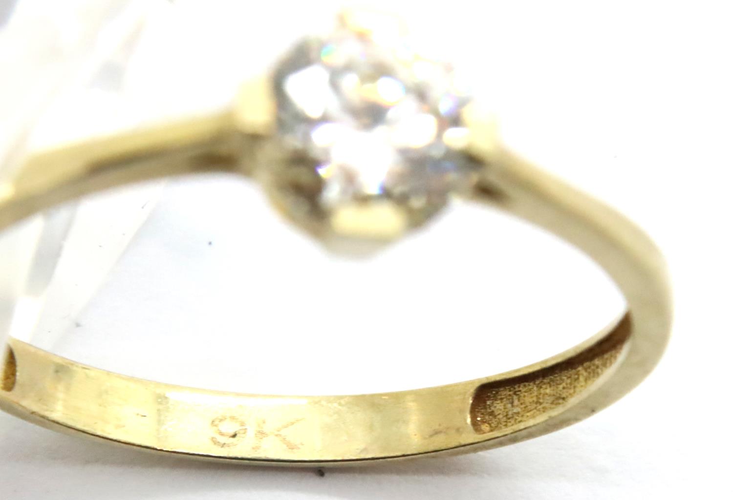 9ct gold solitaire ring, size Q, 1.3g. P&P Group 1 (£14+VAT for the first lot and £1+VAT for - Image 3 of 3