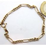 9ct gold link bracelet, L: 18 cm, 2.6g. P&P Group 1 (£14+VAT for the first lot and £1+VAT for