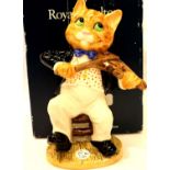 Royal Doulton limited edition figurine, Cat and The Fiddle, no 267, H: 15 cm. P&P Group 1 (£14+VAT
