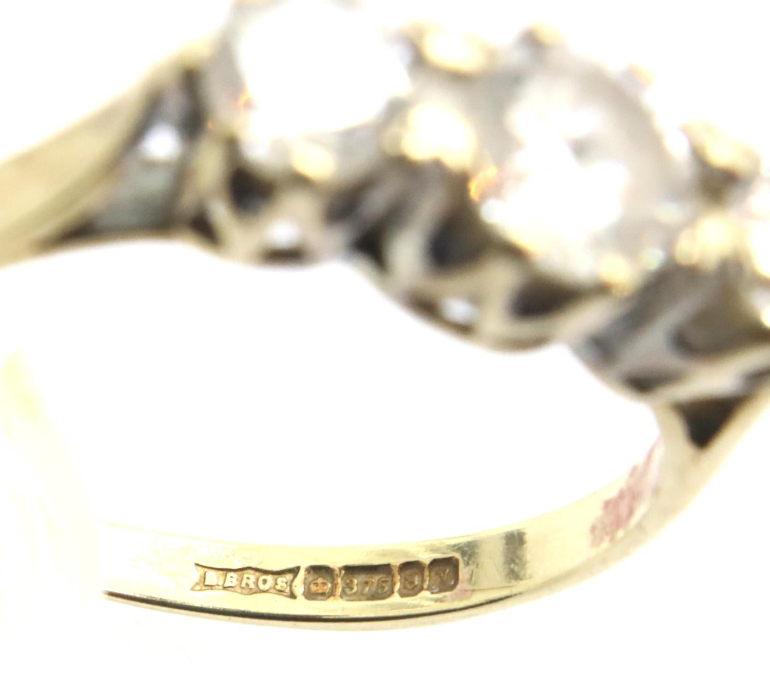 9ct gold triple stone set ring, size L/M, 1.9g. P&P Group 1 (£14+VAT for the first lot and £1+VAT - Image 3 of 3