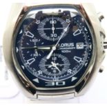 Lorus; gents chronograph wristwatch, working at lotting. P&P Group 1 (£14+VAT for the first lot