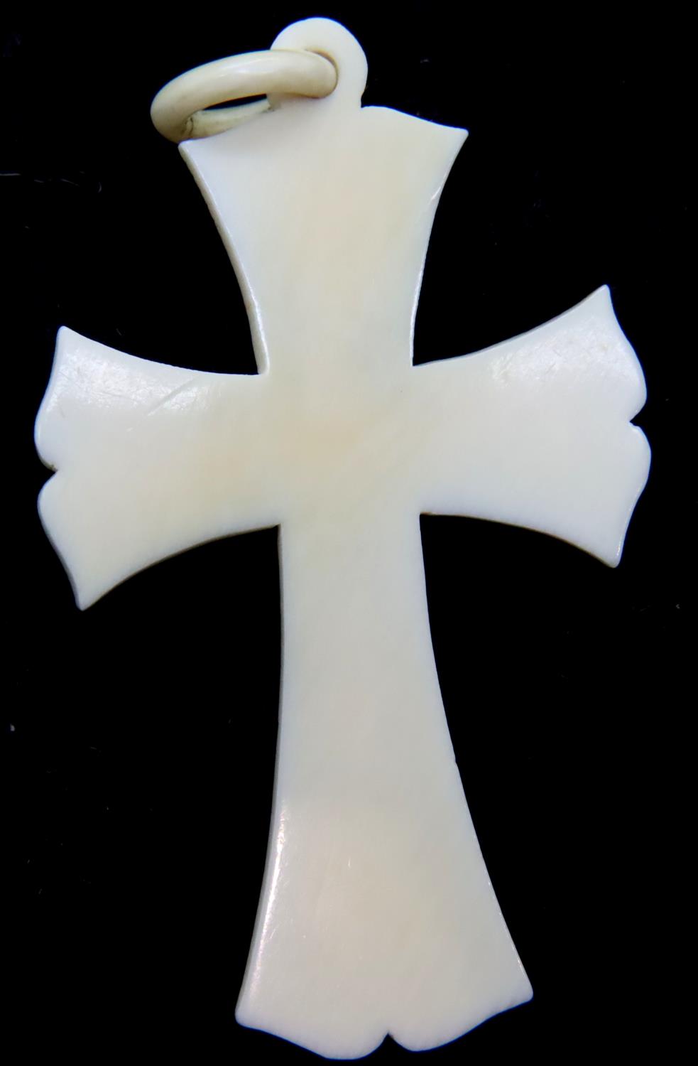 Antique ivory floral decorated cross, carved from a single piece including the loop, H: 70 mm. P&P - Image 2 of 2