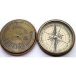 Brass calendar compass. P&P Group 1 (£14+VAT for the first lot and £1+VAT for subsequent lots)