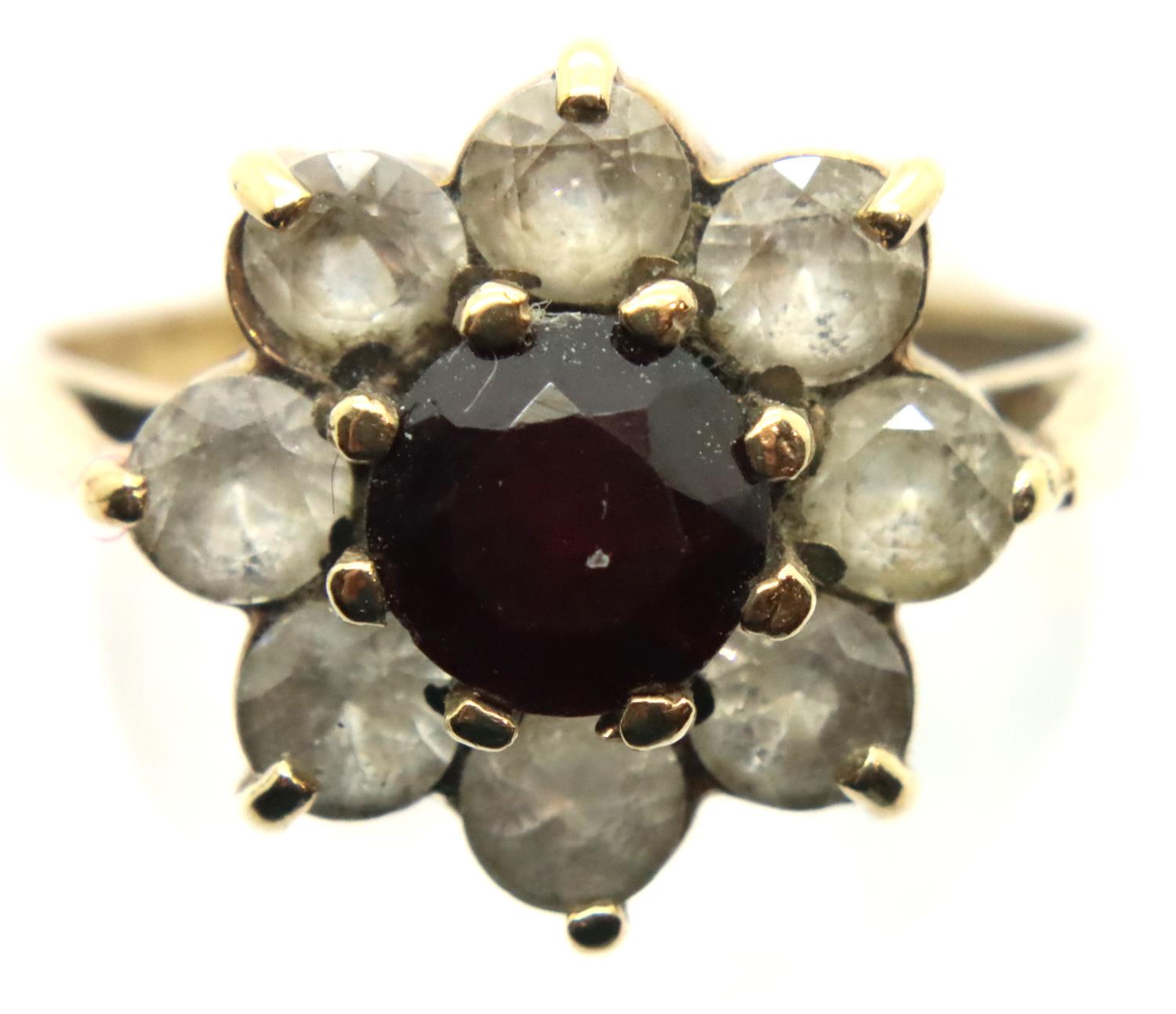 9ct gold garnet and topaz ring, size S, 3.6g. P&P Group 1 (£14+VAT for the first lot and £1+VAT