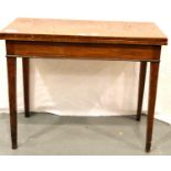 19th century walnut fold-over tea table, on tapering supports, 92 x 45 x 73 cm H. Not available