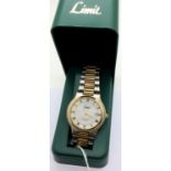 Limit; gents wristwatch, working at lotting. P&P Group 1 (£14+VAT for the first lot and £1+VAT for