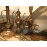 Shelf of mixed brass and copper including cooking pans. Not available for in-house P&P, contact Paul