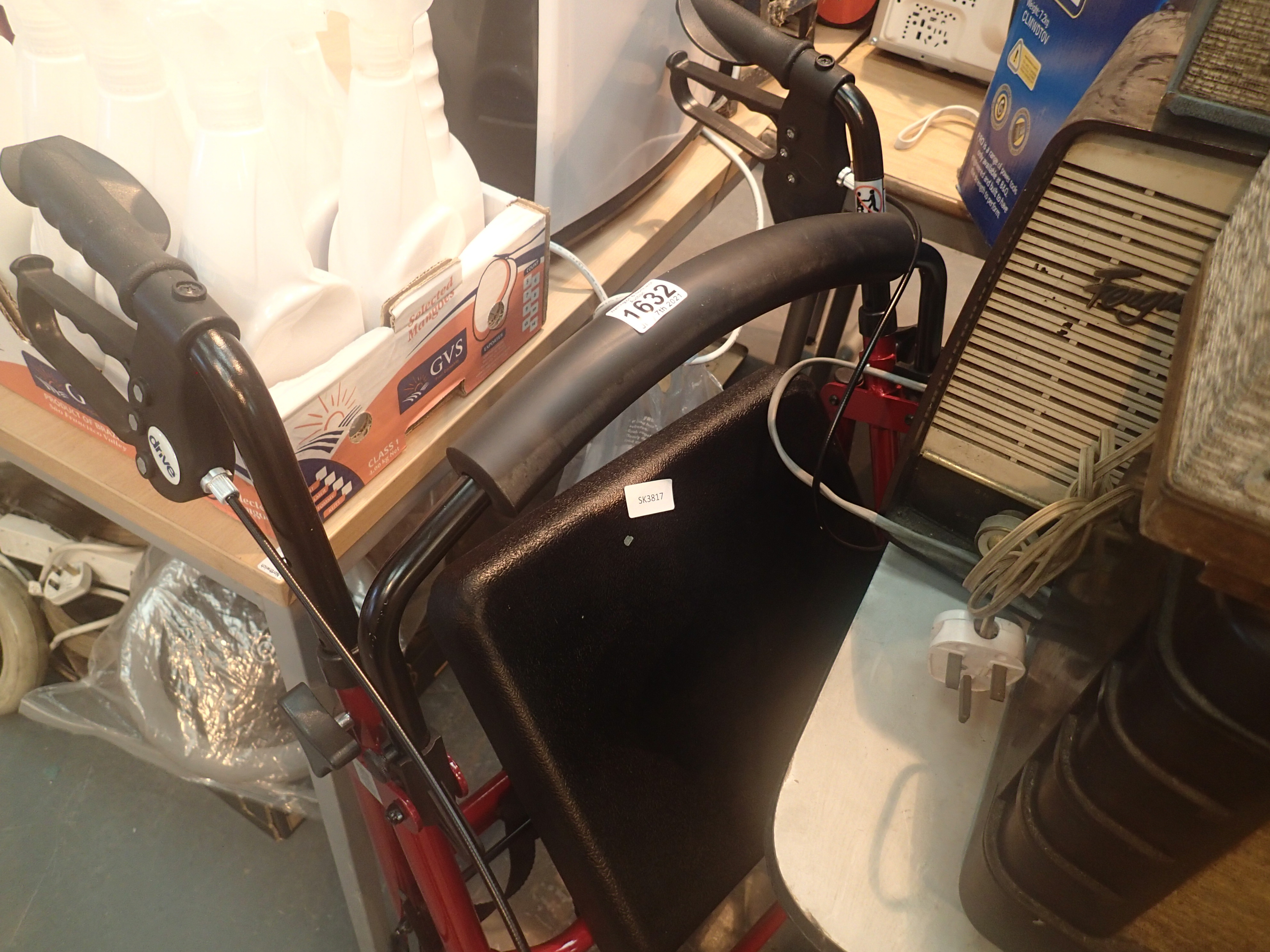 Drive mobility walker with seat and bag. Not available for in-house P&P, contact Paul O'Hea at
