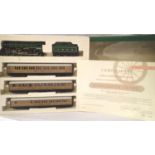 Hornby R2017 limited edition 1303/1500 Manchester United train pack, locomotive 2862, LNER Green