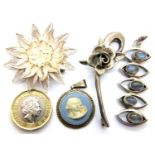 Four silver jewellery brooches. P&P Group 1 (£14+VAT for the first lot and £1+VAT for subsequent