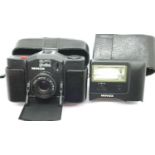 Minox 35EL camera with flash. P&P Group 2 (£18+VAT for the first lot and £3+VAT for subsequent lots)