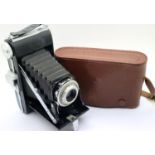 German AGFA folding cameria in brown leather case. P&P Group 2 (£18+VAT for the first lot and £3+VAT