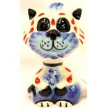 Lorna Bailey cat, Tad, H: 12 cm. P&P Group 1 (£14+VAT for the first lot and £1+VAT for subsequent