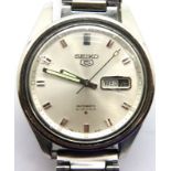 Seiko; 5 automatic gents stainless steel wristwatch on a stainless steel bracelet, working at