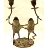 Bronzed frog candlestick, H: 26 cm. P&P Group 2 (£18+VAT for the first lot and £3+VAT for subsequent