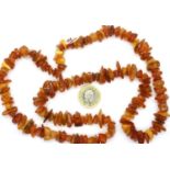 Baltic Amber necklace, boxed. P&P Group 1 (£14+VAT for the first lot and £1+VAT for subsequent lots)