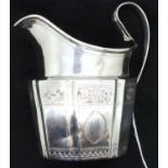 Georgian hallmarked silver creamer, London assay, 148g. P&P Group 2 (£18+VAT for the first lot