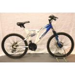 Silverfox thunderbolt 18 gear dual disc 17 inch frame trail bike. Not available for in-house P&P,