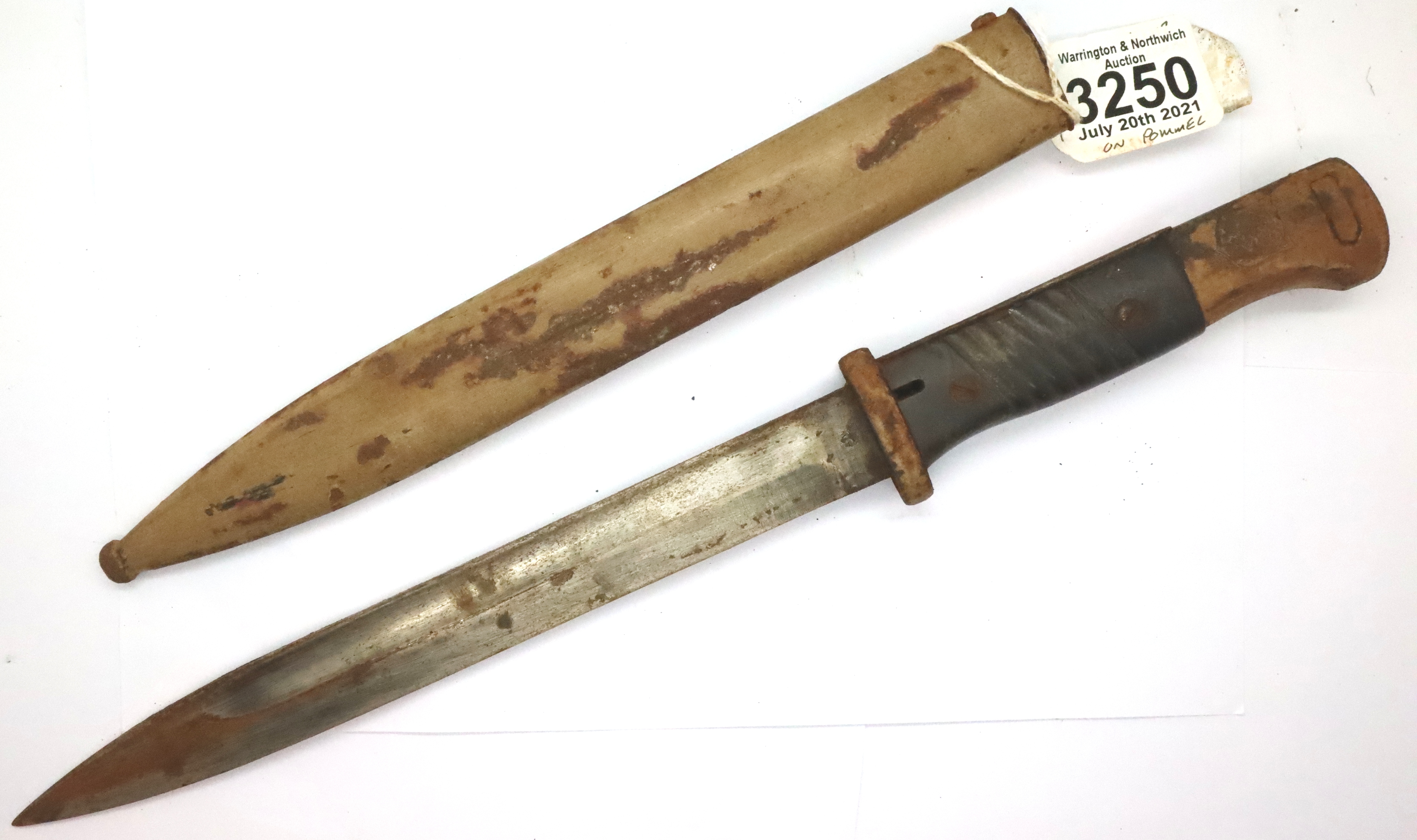 WWII German Afrika Korps K-98 Bayonet and scabbard, with DAK logo to the pommel. P&P Group 2 (£18+