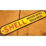 Cast iron Shell sign, L: 28 cm. P&P Group 1 (£14+VAT for the first lot and £1+VAT for subsequent
