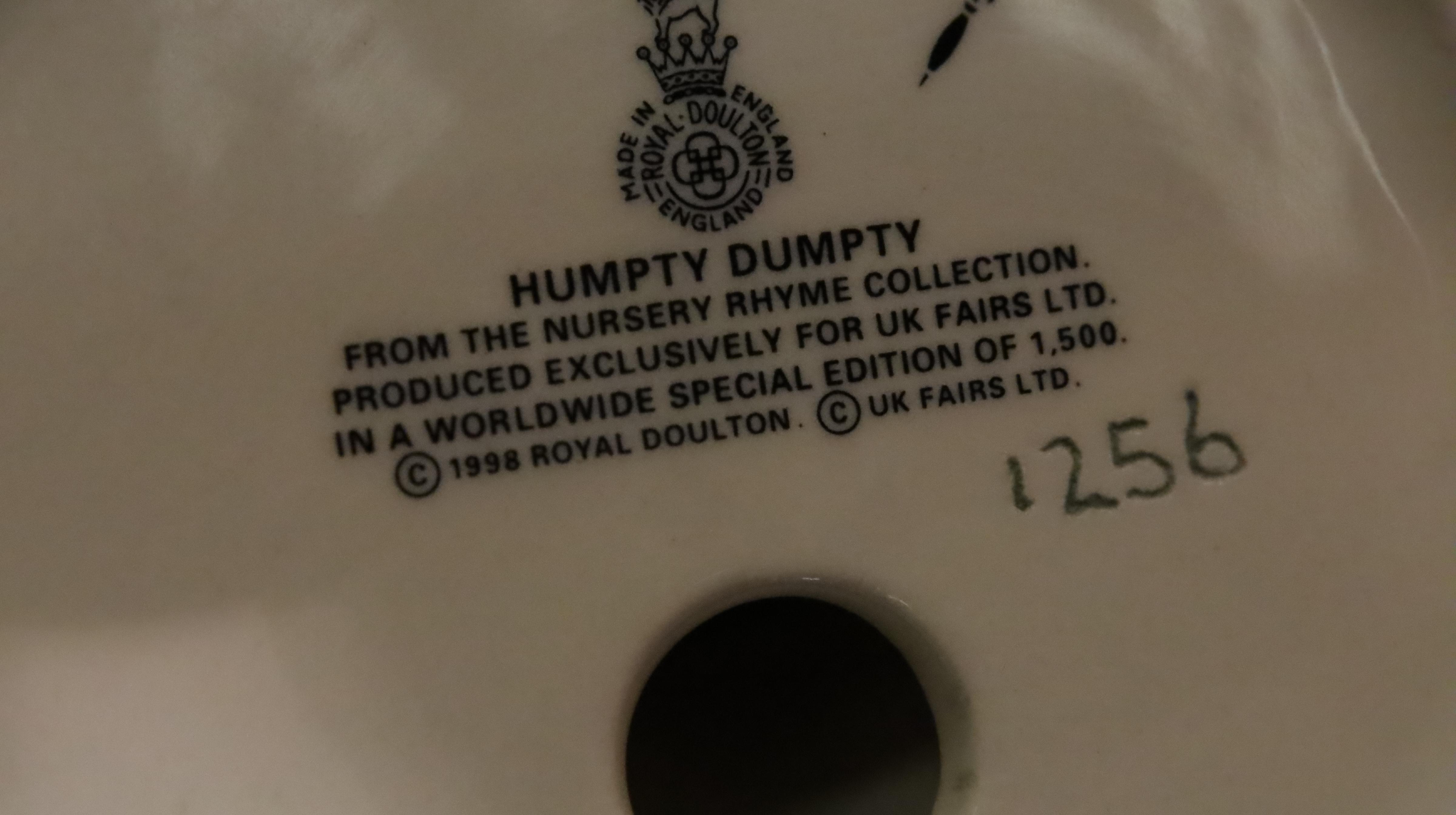 Boxed Royal Doulton limited edition Humpty Dumpty, 1256/15000, H: 13 cm. P&P Group 1 (£14+VAT for - Image 2 of 2