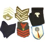 Mixed 20th century military fabric patches and rank insignia. P&P Group 1 (£14+VAT for the first lot