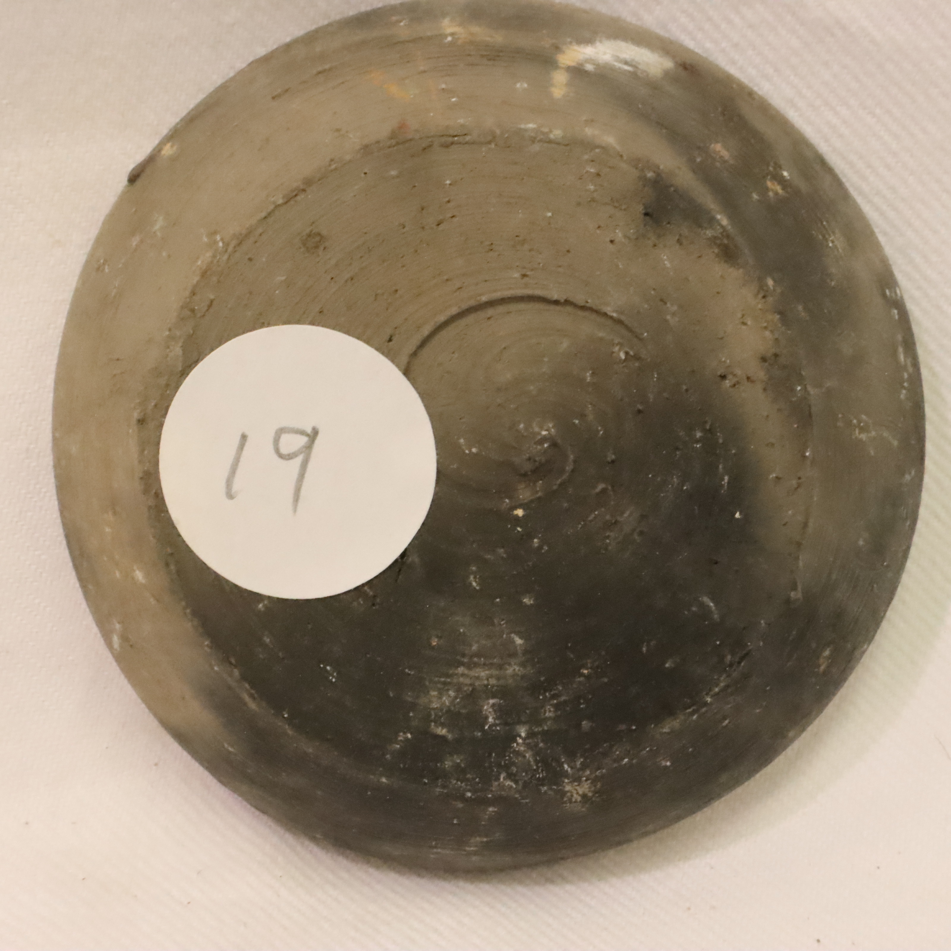 Chinese Song Dynasty blackened clay shallow bowl, D: 82 mm. P&P Group 2 (£18+VAT for the first lot - Image 3 of 4