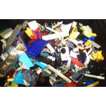 Quantity of assorted Lego parts. Approximately 10kg. P&P Group 2 (£18+VAT for the first lot and £3+