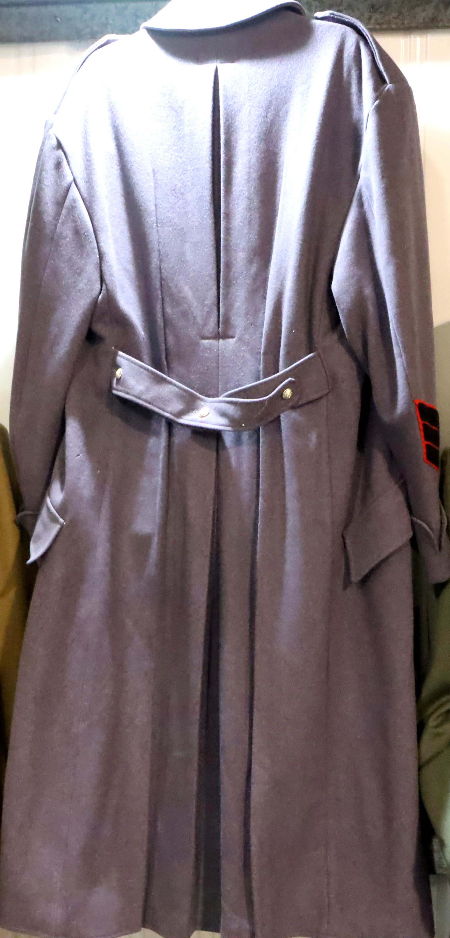 Grenadier Guards grey overcoat with sergeant stripes to right arm. P&P Group 3 (£25+VAT for the - Image 4 of 4