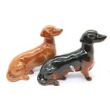 Two Beswick Dachshund dogs, H: 8 cm. P&P Group 2 (£18+VAT for the first lot and £3+VAT for