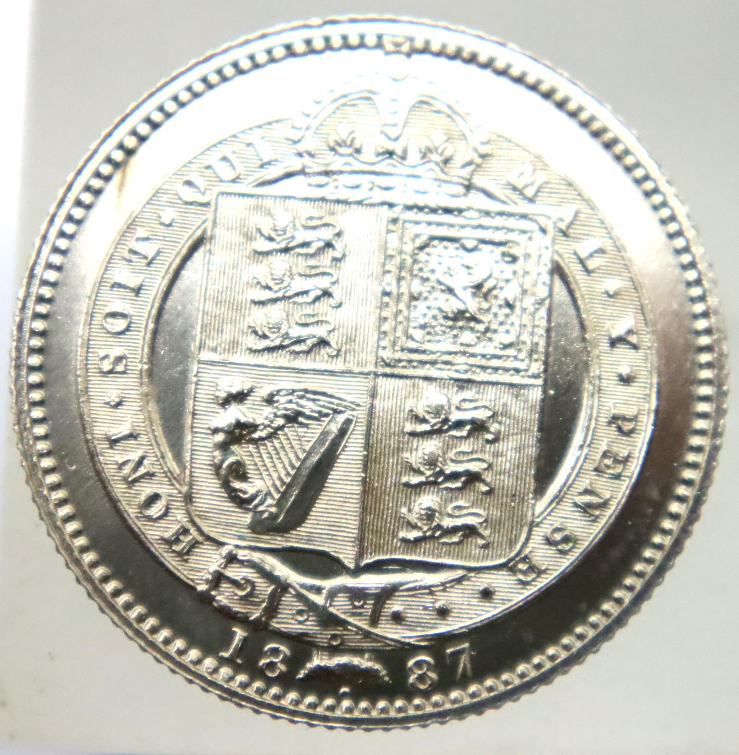 1887 shilling of Queen Victoria. P&P Group 1 (£14+VAT for the first lot and £1+VAT for subsequent