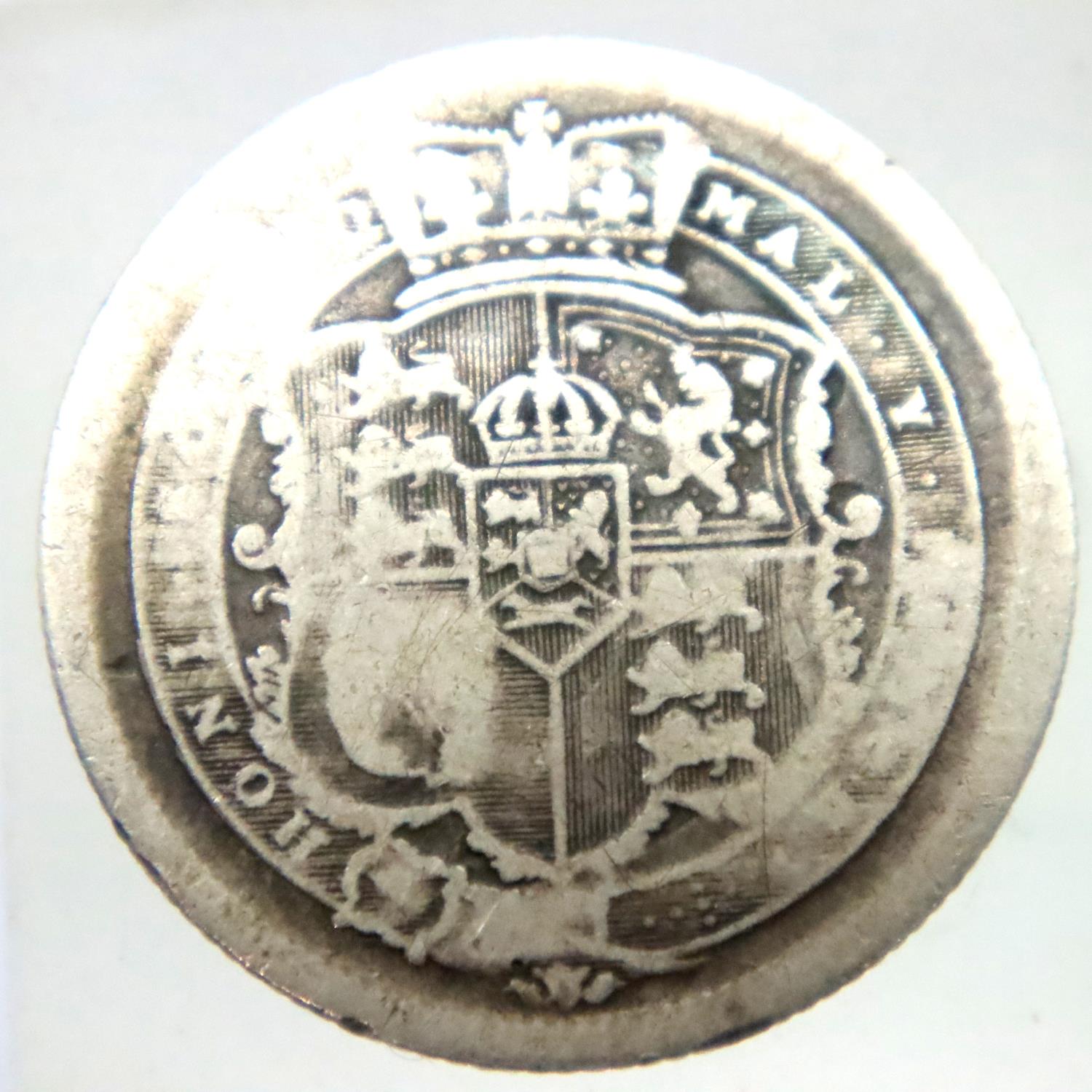 1817 shilling of George III. P&P Group 1 (£14+VAT for the first lot and £1+VAT for subsequent lots)