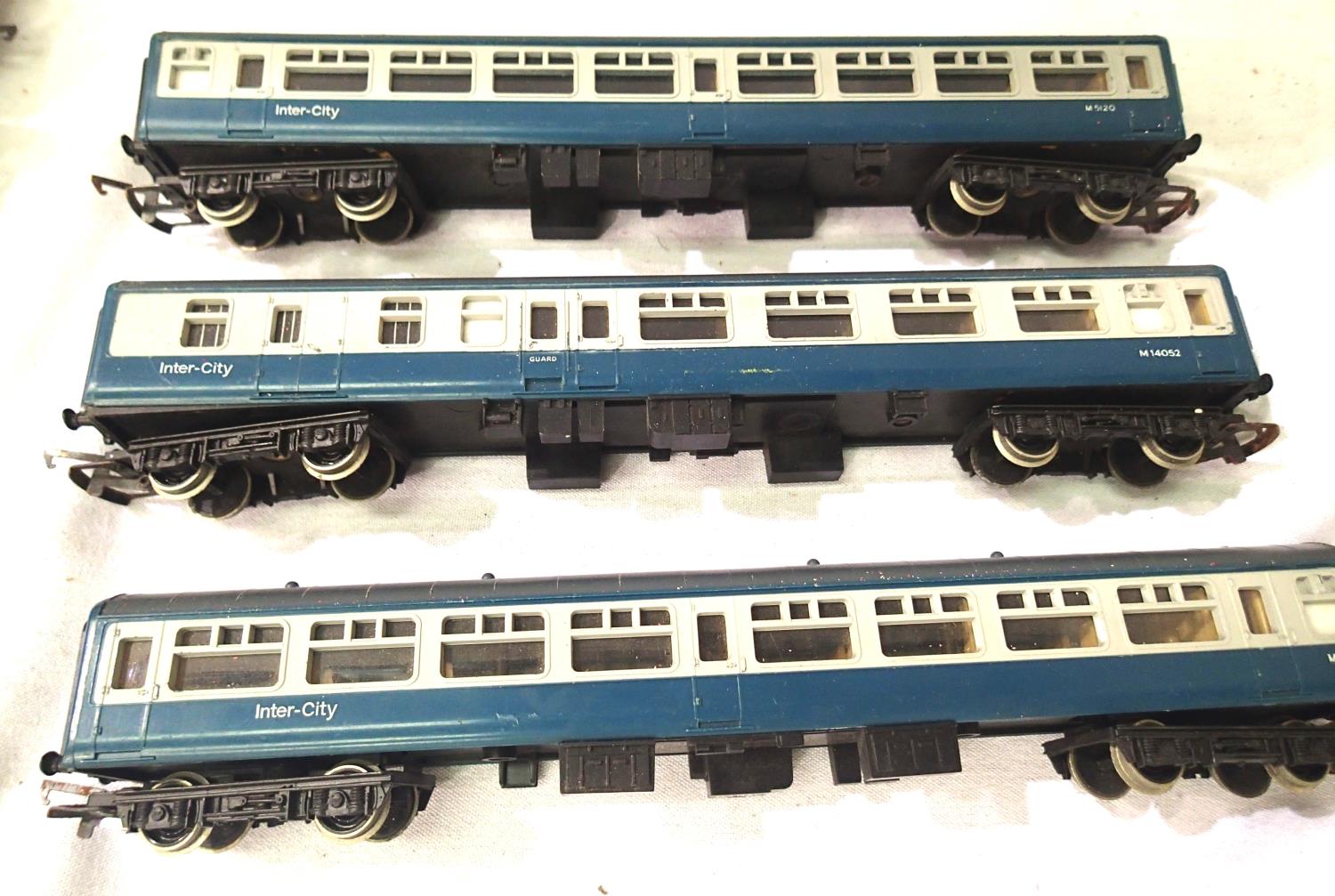 Three Hornby Blue/Grey Intercity coaches, in very good condition, unboxed, requires cleaning. P&P