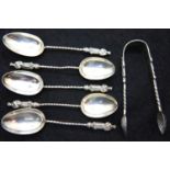 Hallmarked silver spoons and sugar nips, 51g. P&P Group 1 (£14+VAT for the first lot and £1+VAT