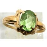 9ct gold ring set with large green stone size K/L 1.3g. P&P Group 1 (£14+VAT for the first lot