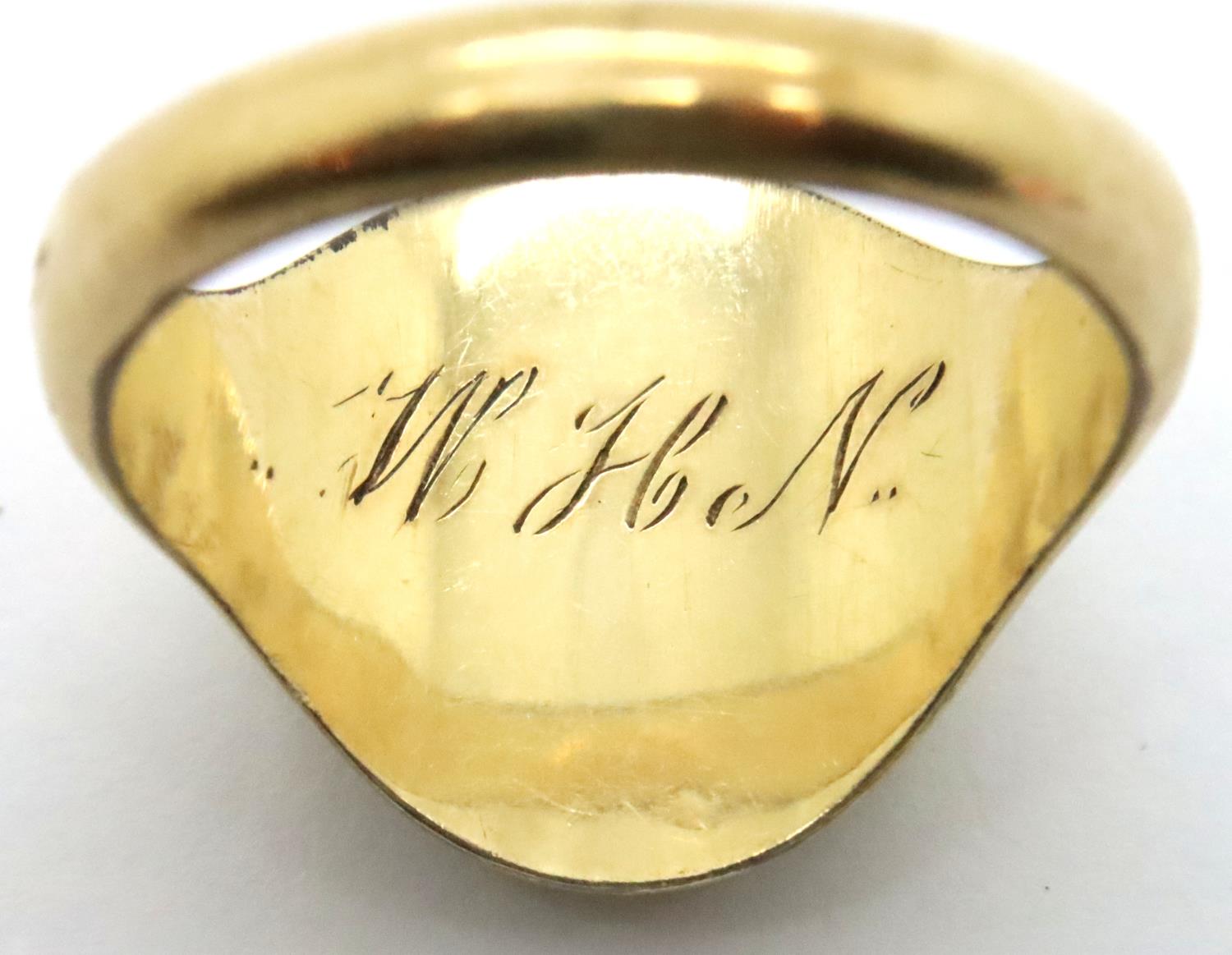 Victorian gold mourning signet ring, size Q. 4.2g. Some light wear from age/general wear, - Image 3 of 4