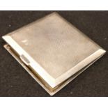 Hallmarked silver cigarette case, 106g. P&P Group 1 (£14+VAT for the first lot and £1+VAT for