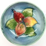 Moorcroft small footed bowl, D: 75 mm. P&P Group 1 (£14+VAT for the first lot and £1+VAT for