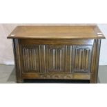 Oak blanket chest of small proportions with small Linenfold front, 92 x 42 x 54 cm. Not available