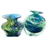 Mdina glass vase and a Phoenician glass vase, tallest H: 12 cm. P&P Group 3 (£25+VAT for the first