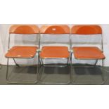 Set of three 1960s original Italian designer folding chairs, H: 74 cm. Not available for in-house