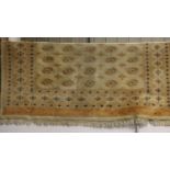 Large cream ground wool rug. Not available for in-house P&P, contact Paul O'Hea at Mailboxes on