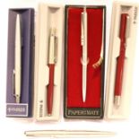 Four Parker ballpoint pens and a Papermate example. P&P Group 1 (£14+VAT for the first lot and £1+