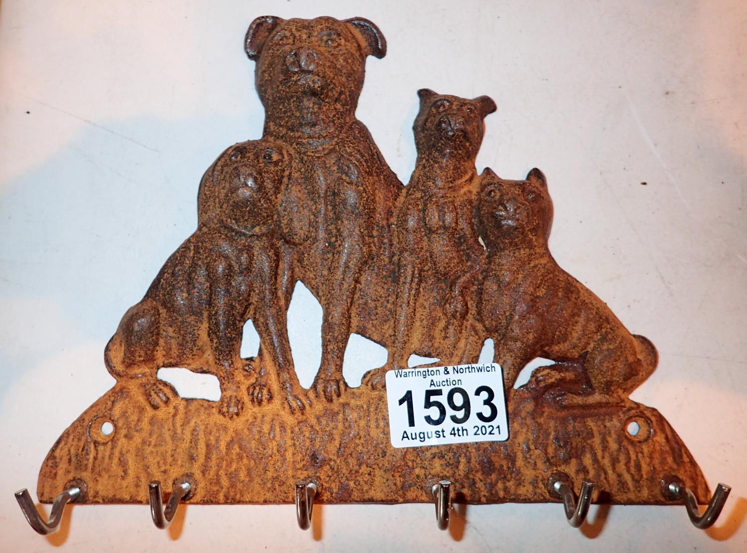 Cast iron Family of Dogs coat hanger, L: 23 cm. P&P Group 2 (£18+VAT for the first lot and £3+VAT