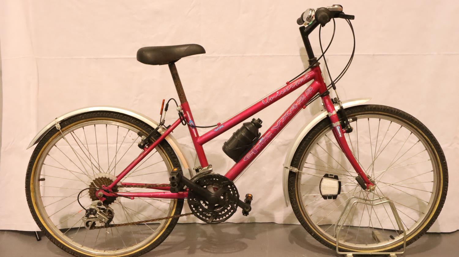 Girls Universal Epic VX425 21 speed 14'' frame bike. Not available for in-house P&P, contact Paul